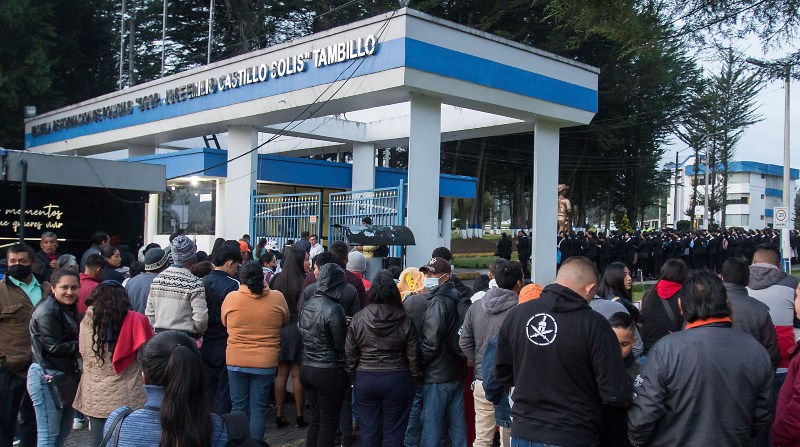  Cerca de  7 000 aspirantes ingresaron en noviembre a 41 escuelas de formación en todo el país. Foto: Carlos Noriega / EL COMERCIO.