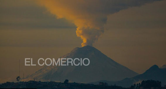Imagen del volcán Cotopaxi tomada el 27 de noviembre del 2022. Foto: Patricio Terán / EL COMERCIO