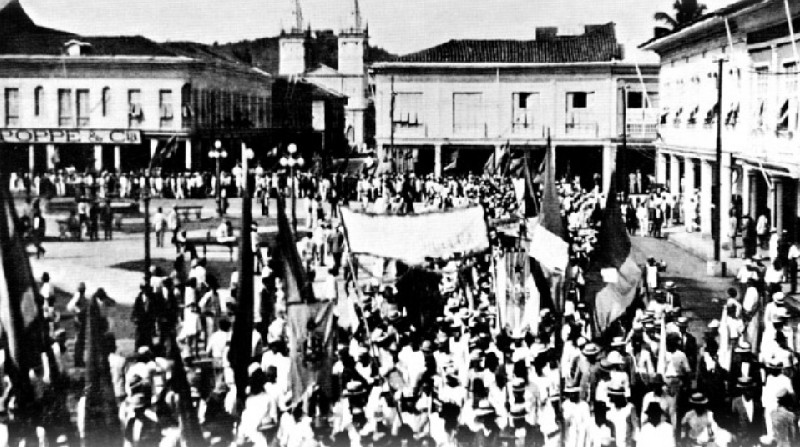 Trabajadores del Puerto Principal se movilizaron en 1922 por la crisis económica. El presidente José Luis Tamayo envió la orden de una represión brutal contra los huelguistas. Foto: Archivo