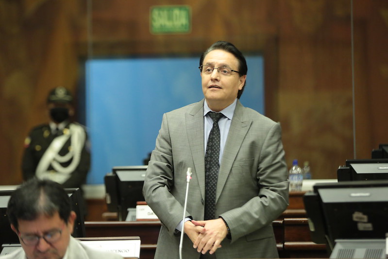 Fernando Villavicencio, presidente de la Comisión de Fiscalización, en sesión del Pleno. Foto: Asamblea