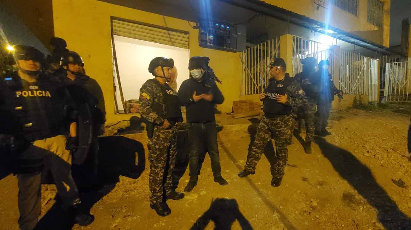 Imagen referencial. La Policía se desplegó por varias zonas de Guayaquil para realizar controles de seguridad. Foto: Twitter Policía Ecuador