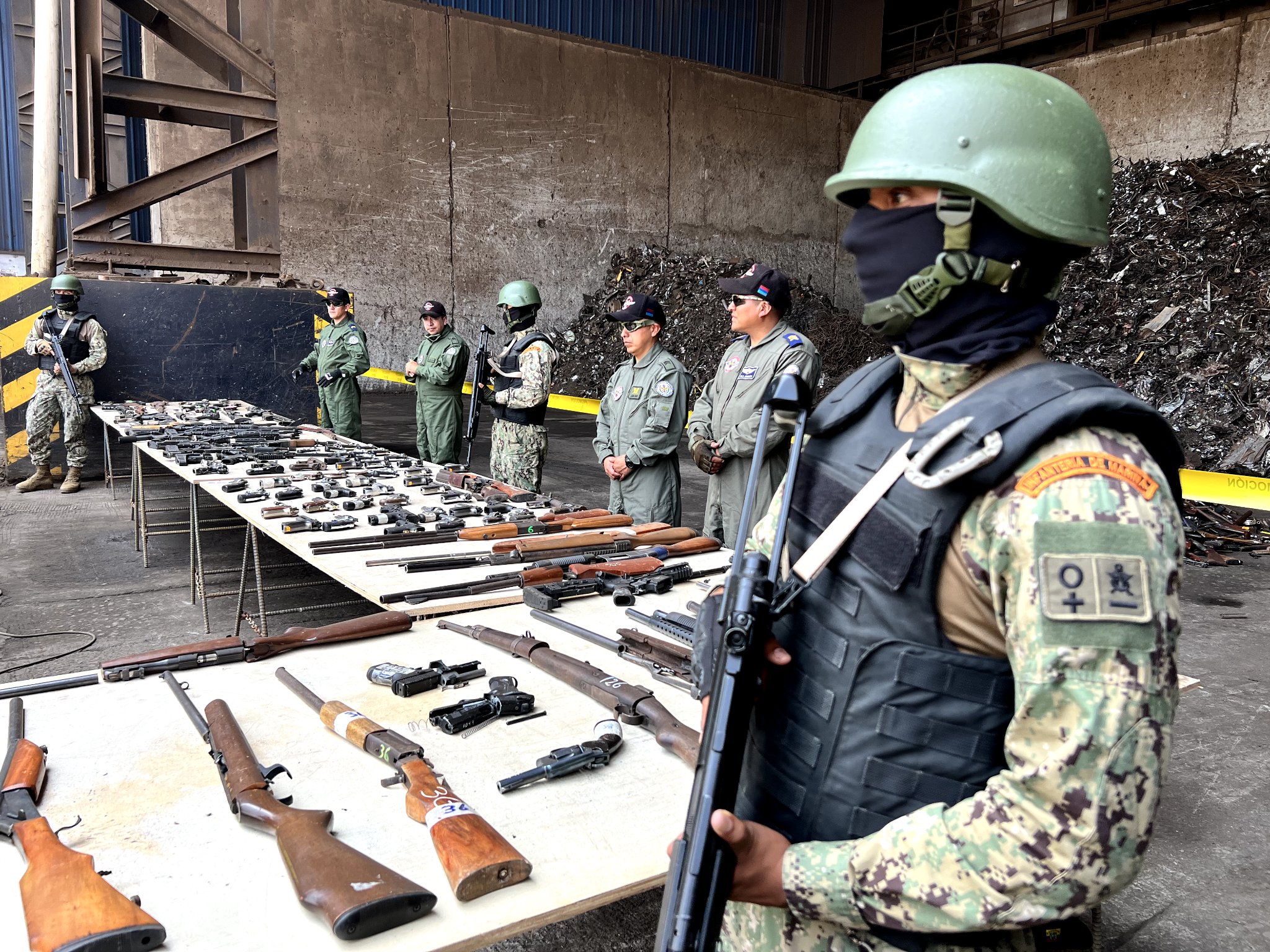 Fuerzas Armadas destruyeron miles de armas y municiones en Guayaquil. Foto: Cortesía/Fuerzas Armadas