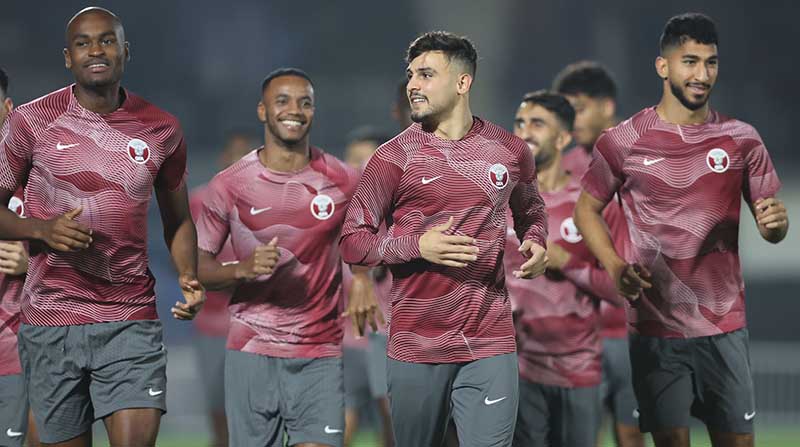 La Selección de Qatar en su último entrenamiento antes de debutar en el Mundial ante Ecuador. Foto: Twitter @QFA_EN.