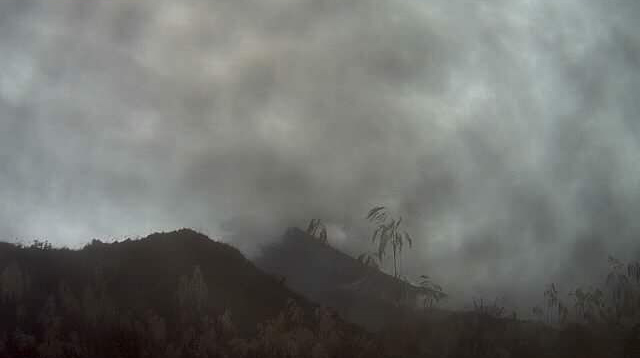 Dos parroquias del cantón Morona Santiago registraron la caída de ceniza del volcán Sangay. Foto: Twitter @IGeofísico