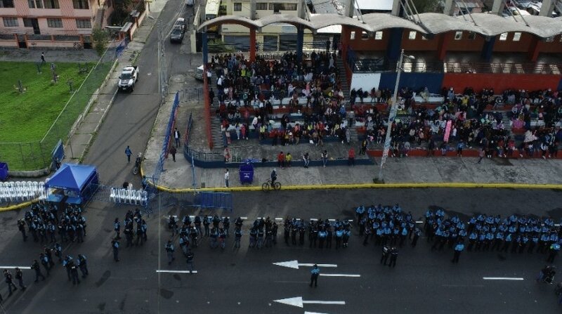 Para garantizar la seguridad de los asistentes al desfile se coordinaron operativos de control. Foto: Twitter Agencia de Control