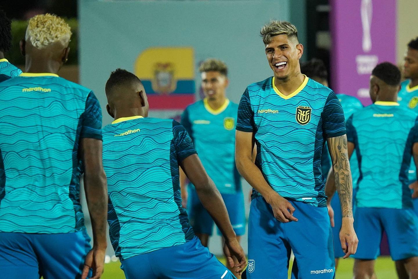 Piero Hincapié y su nuevo look, en un entrenamiento de la selección de Ecuador. Foto: Instagram del jugador