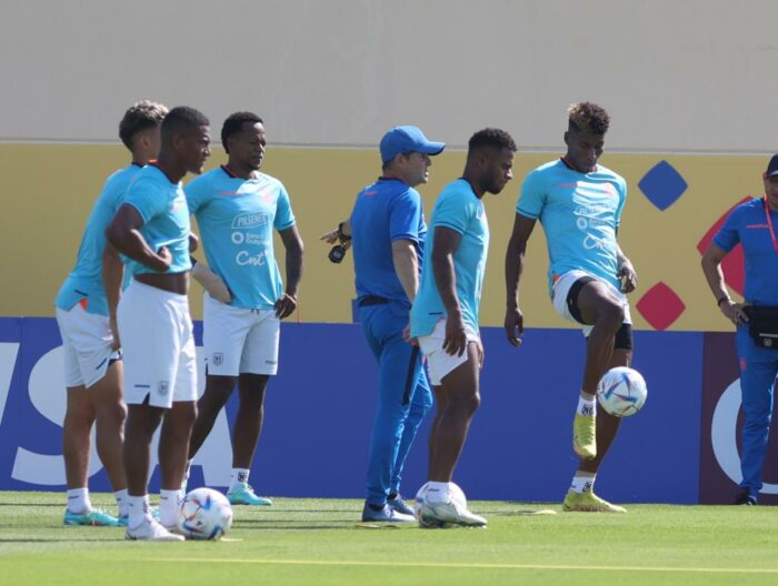 Ecuador se entrena para definir la clasificación a los octavos de final en el Mundial de Qatar ante Senegal. Foto: Diego Pallero / EL COMERCIO