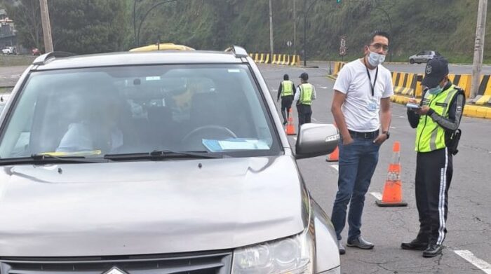 La restricción vehicular por el Pico y placa estará vigente este miércoles 30 de noviembre de 2022 en Quito. Foto: AMT
