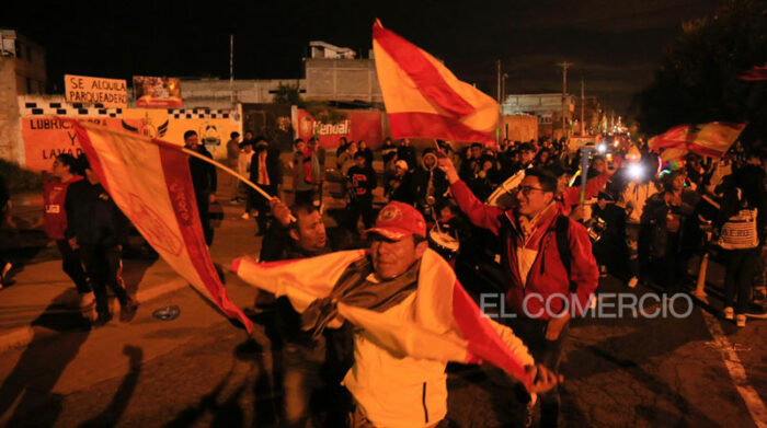 Los hinchas del Aucas festejaron en las calles el histórico título de campeón en el fútbol ecuatoriano. Foto: Diego Pallero / EL COMERCIO