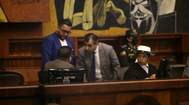 Imagen Referencial. Tres asambleístas fueron separados de las filas de Izquierda Democrática en la Asamblea. Foto: Julio Estrella / EL COMERCIO.