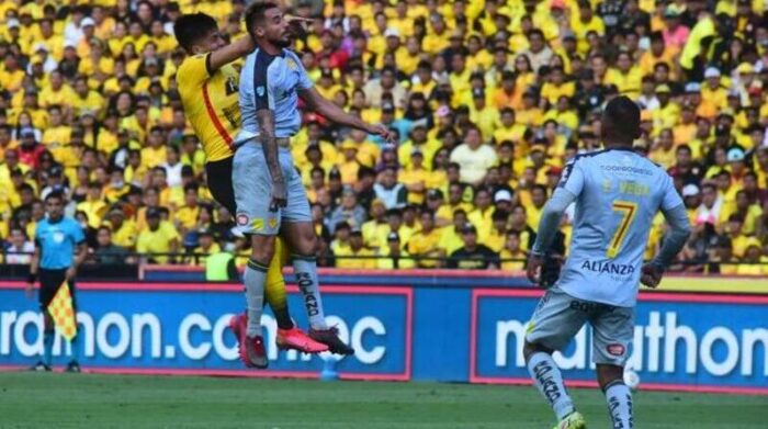 Vega, el número 7 del Aucas, marcó el gol en la final de ida de LigaPro. Foto: Enrique Pesántez / El Comercio