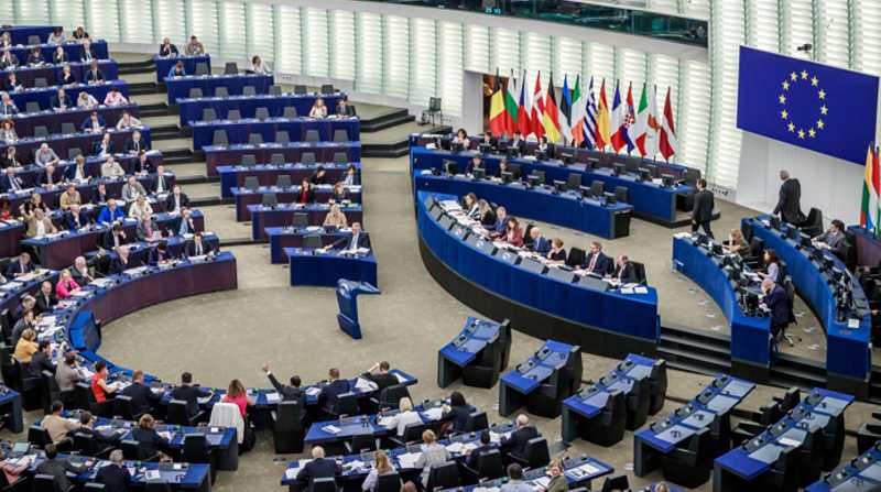 Los eurodiputados, durante la votación en el Parlamento Europeo. Foto: EFE