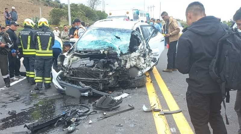 Dos automotores colisionaron en Cayambe. Foto: Cortesía ECU 911