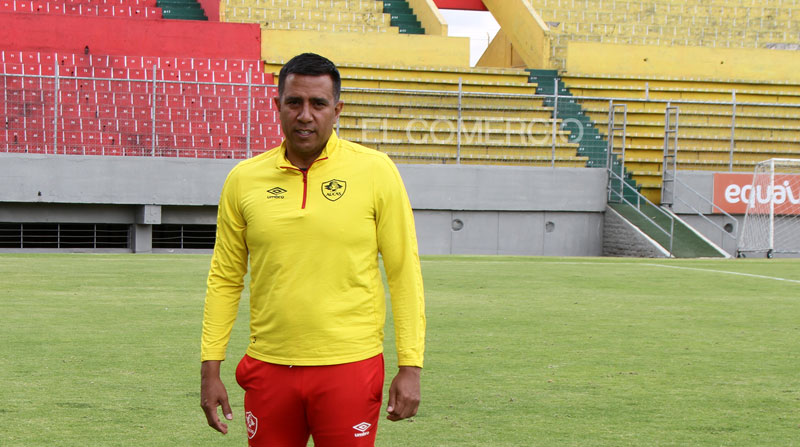 César Farías, entrenador del Aucas. Foto: EL COMERCIO