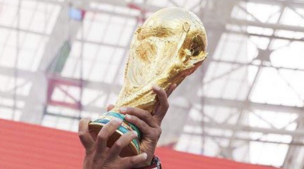 El trofeo de la Copa del Mundo que se disputará en Qatar. Foto: FIFA