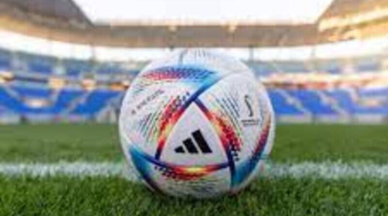 El balón oficial fue creado por la marca deportiva Adidas y ha sido comercializado desde abril en todo el mundo. Foto: Adidas