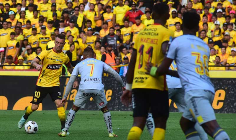 Damián Díaz arrancó como titular y jugó durante los 90 minutos del partido. Foto: Enrique Pesantes / EL COMERCIO