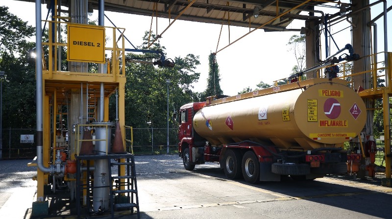 La demanda de diésel en la zona de influencia de Refinería Shushufindi es de aproximadamente 65 000 galones diarios. Foto: Petroecuador