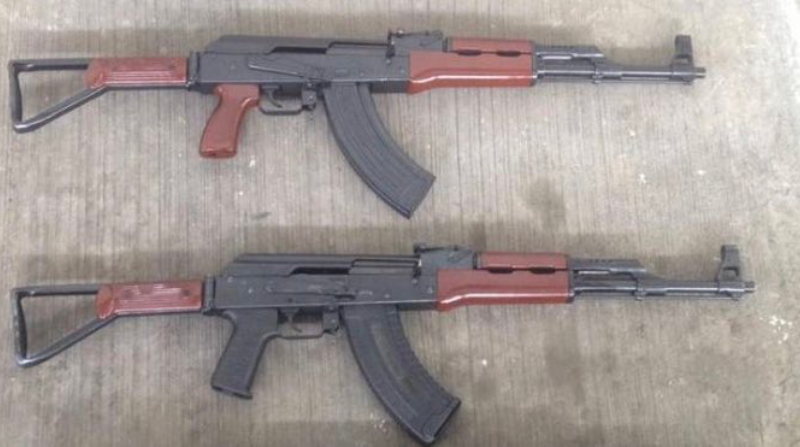 La Armada del Ecuador denunció este 19 de noviembre de 2022 el hurto de 12 fusiles AK47. Según la Armada, el resto de material bélico se encuentra "sin novedad". Foto: Twitter / Paul Romero @mromerorivera