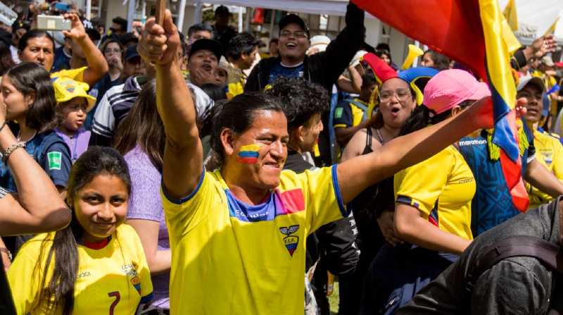Los hinchas esperan con ansias y entusiasmo la siguiente jornada mundialista de la Selección Tricolor. Foto: Carlos Noriega / EL COMERCIO