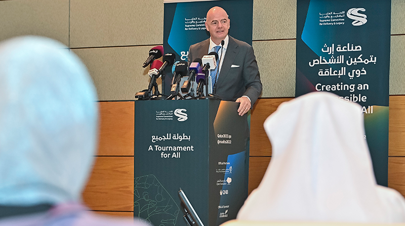 El presidente de la FIFA, Gianni Infantino, pronuncia un discurso durante la quinta edición del Foro de Accesibilidad en Doha, Qatar, el 6 de noviembre de 2022.