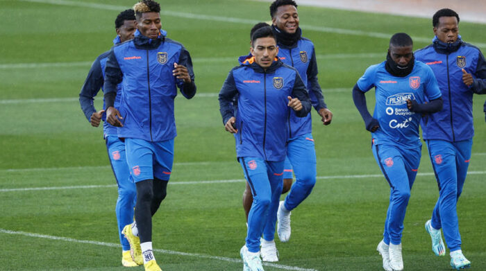 Jugadores de Ecuador en una práctica en España, donde han estado concentrados antes del viaje a Qatar de este 15 de noviembre del 2022. Foto: EFE