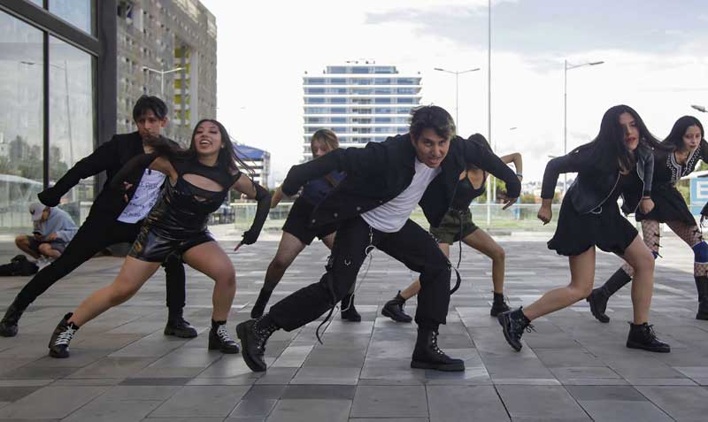 Las coreografías que elaboran los miembros de Bykzen son el resultado de la fusión de varios géneros musicales. Foto: Patricio Terán / EL COMERCIO