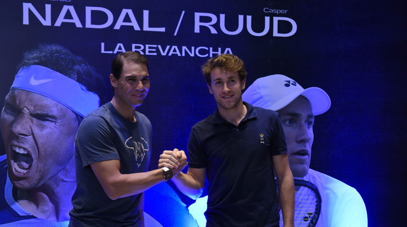El tenista español Rafael Nadal y el noruego Casper Rudd posan durante una conferencia de prensa en Buenos Aires (Argentina). Foto: EFE