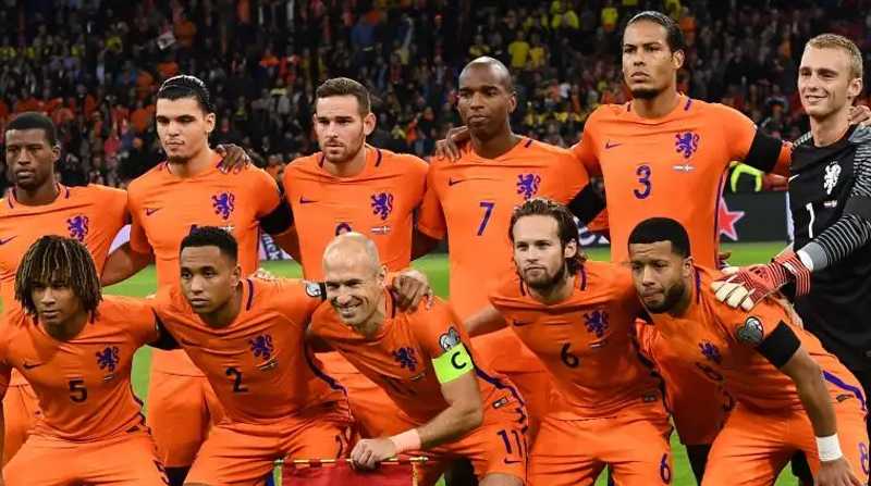 Es la primera vez que el equipo naranja participa en el Mundial con el nombre de Selección de Países Bajos. Foto: Internet