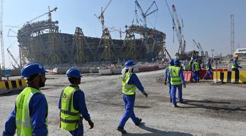 Miles de trabajadores fallecieron o quedaron heridos por las construcciones en Qatar, previo al Mundial. Foto: Internet