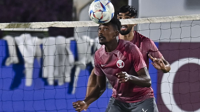 Jugadores de Qatar en una práctica previa al partido ante la selección de Ecuador en el Mundial Qatar 2022. Foto: EFE