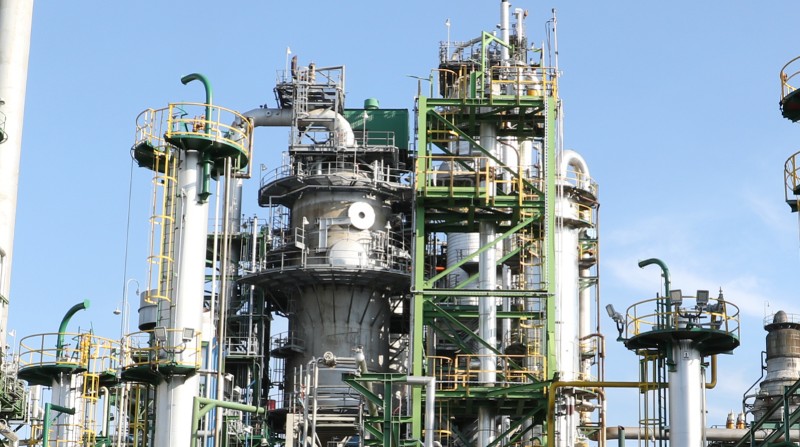 El proceso de licitación del proyecto de modernización de la Refinería de Esmeraldas culminará en junio de 2023. Foto: Petroecuador