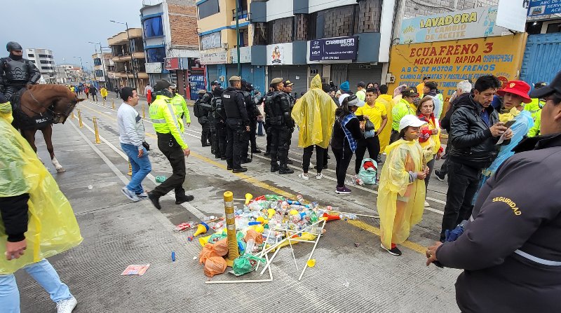 Agentes de la Policía se encargaron del control y seguridad para la final de la LigaPro 2022. Foto: EL COMERCIO