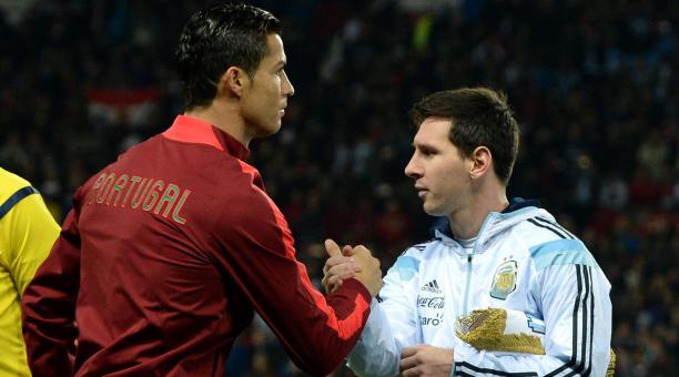 Cristiano Ronaldo alabó las cualidades futbolísticas de Lionel Messi. Foto: EFE