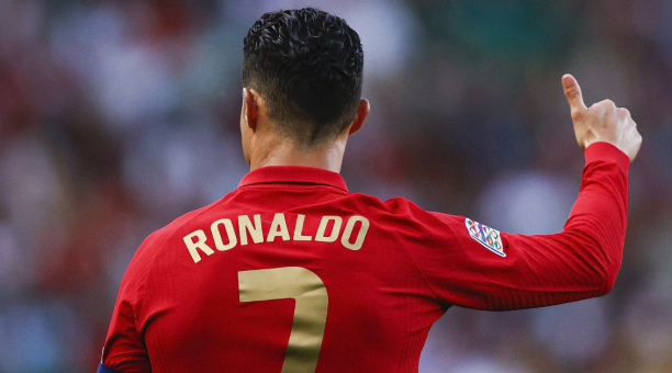 Cristiano Ronaldo con la camiseta de Portugal jugará su quinto mundial. Foto: Twitter @selecaoportugal.