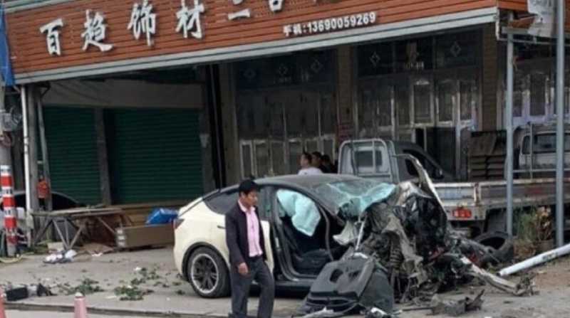 Un carro Tesla causó un siniestro en China. Foto: Twitter