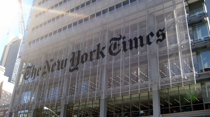 Seguridad del medio estadounidense The New York Times retuvo a un hombre que ingresó con una espada y un hacha. Foto: Wally Gobetz Flickr