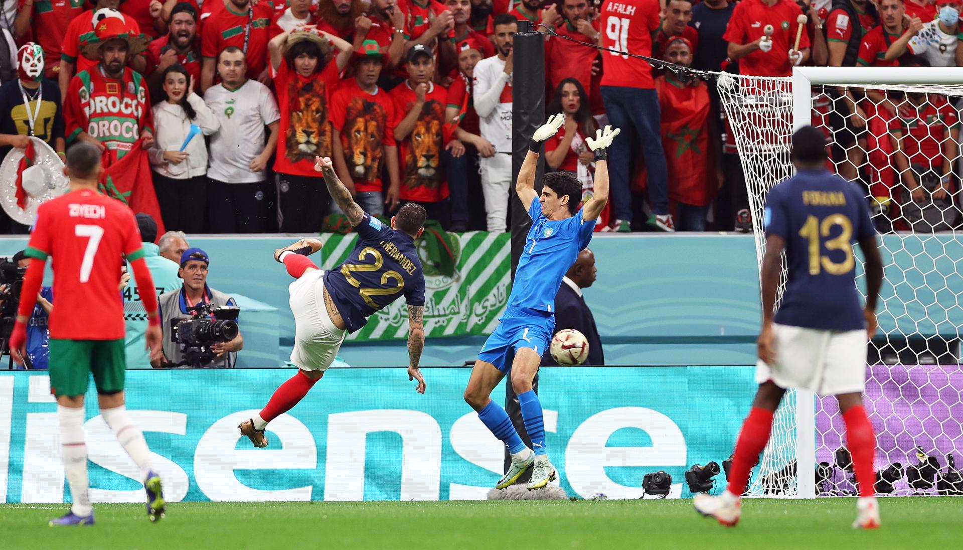Gol de Theo Hernández para Francia ante Marruecos. Foto: Agencia EFE