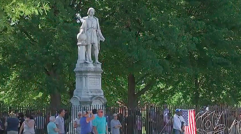 En junio de 2020, la estatua de Colón de Filadelfia se convirtió en el centro de la disputa Foto: Redes Sociales