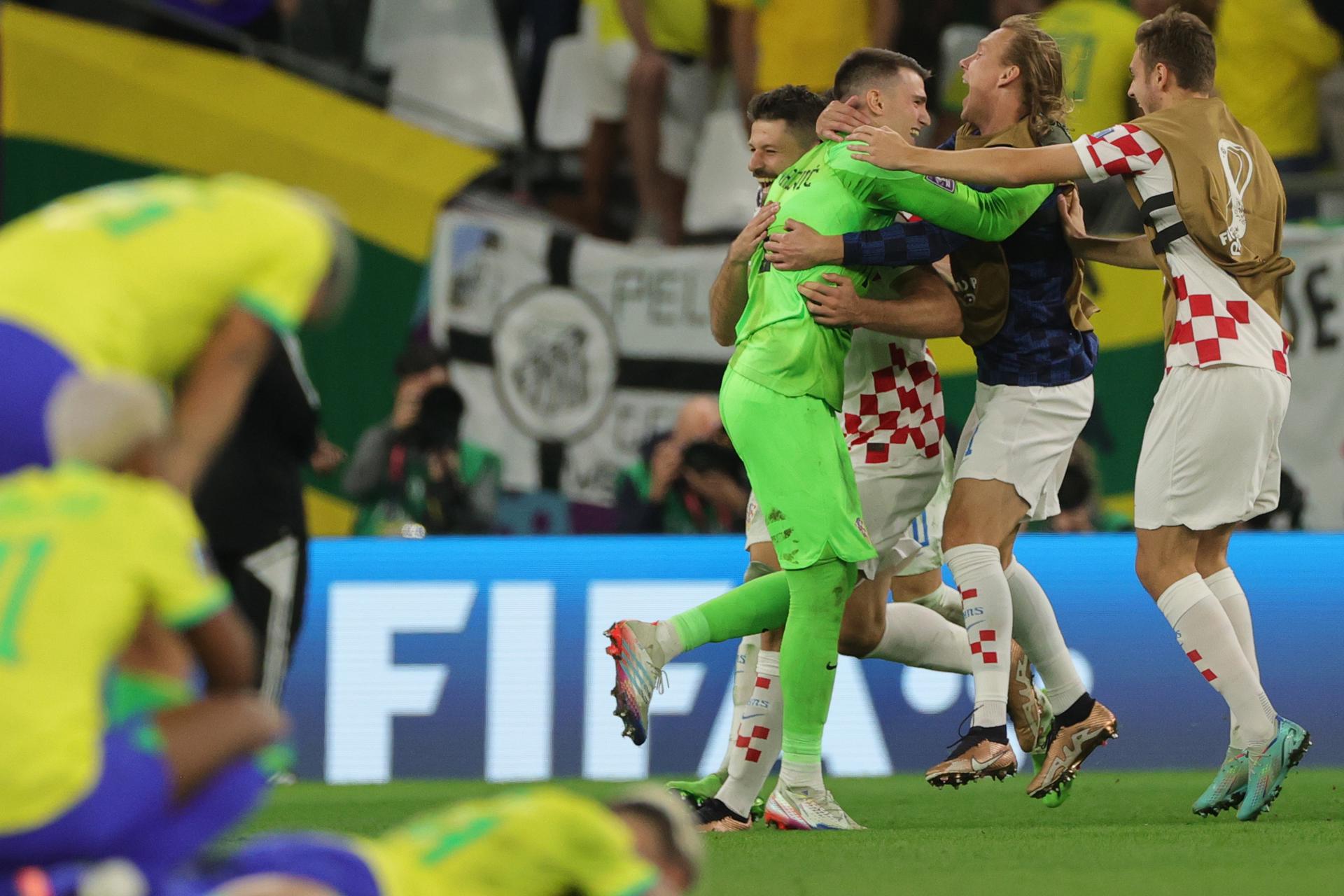 Jugadores de Croacia festejan ante Brasil en el Mundial de Qatar. Foto: Agencia EFE