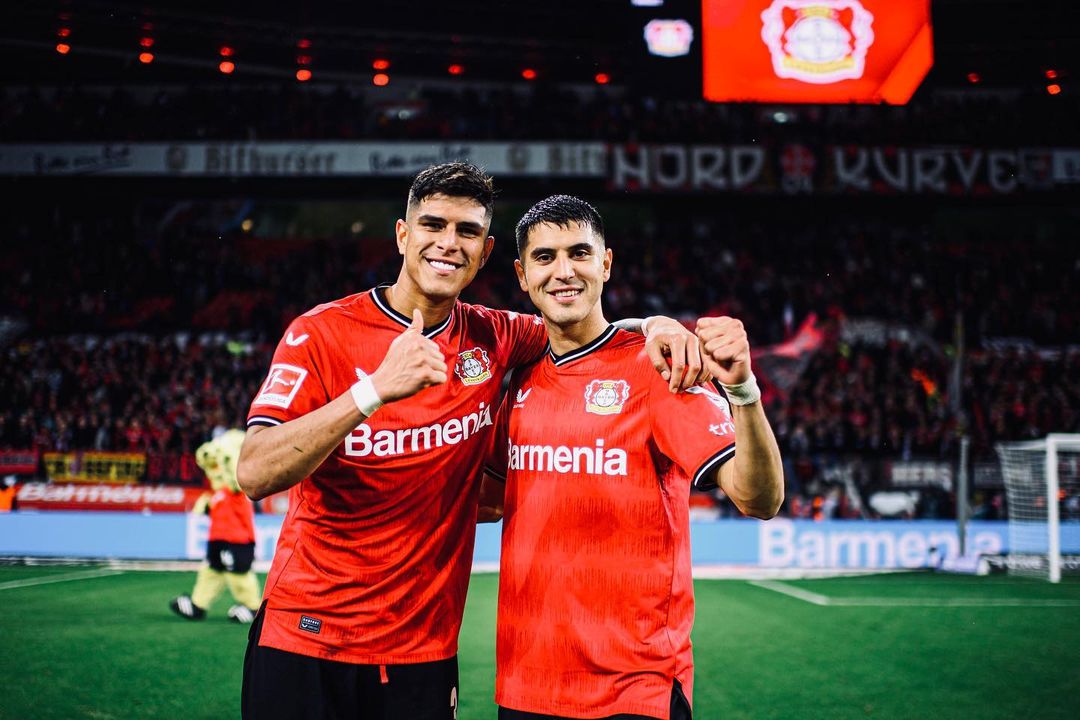 Piero Hincapié y Exequiel Palacios en el Bayer Leverkusen. Foto: Instagram @exepalaciosok.