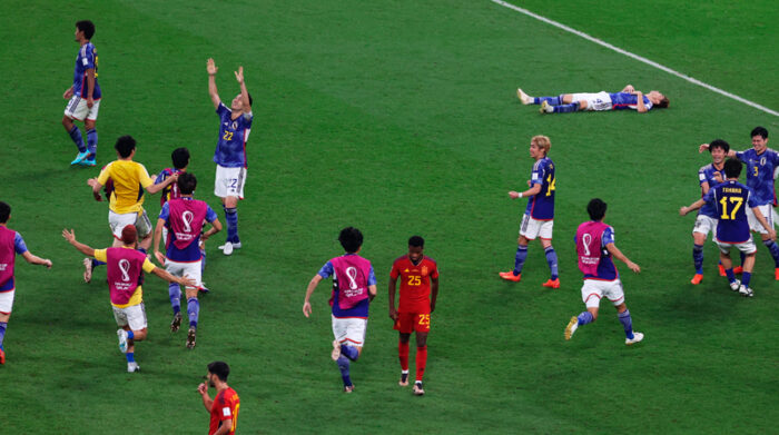 Tras superar a España en la última fecha del Grupo E, Japón clasificó a los octavos de final del Mundial. Foto: EFE