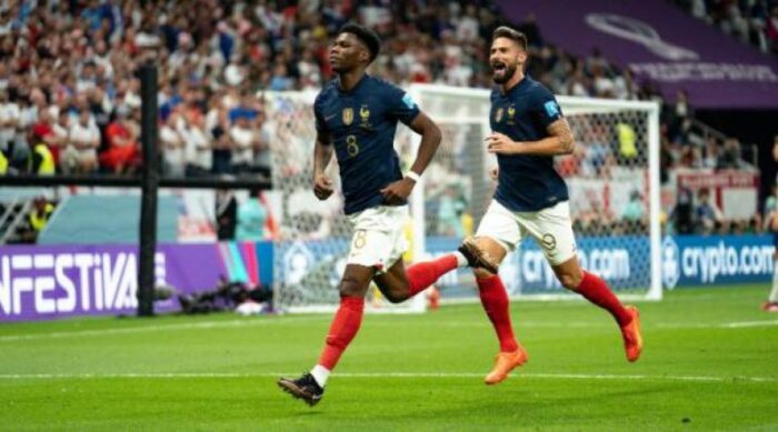 Francia venció a Inglaterra en los cuartos de final de la Copa del Mundo con goles de Aurélien Tchouaméni (izquierda) y Olivier Giroud (derecha). Foto: Twitter: @equipedefrance.