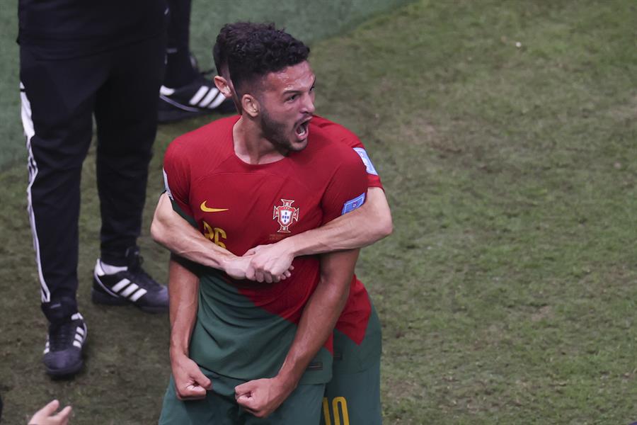 Gonzalo Ramos celebra su gol con la Selección de Portugal ante Suiza. Foto: Agencia EFE