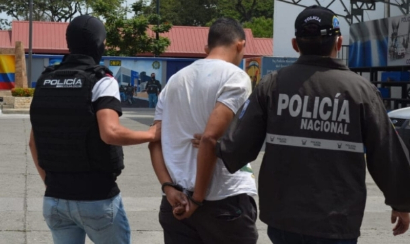 51 presuntos vacunadores han sido detenidos en Quito por extorsiones a locales comerciales. Foto: Cortesía Fiscalía.