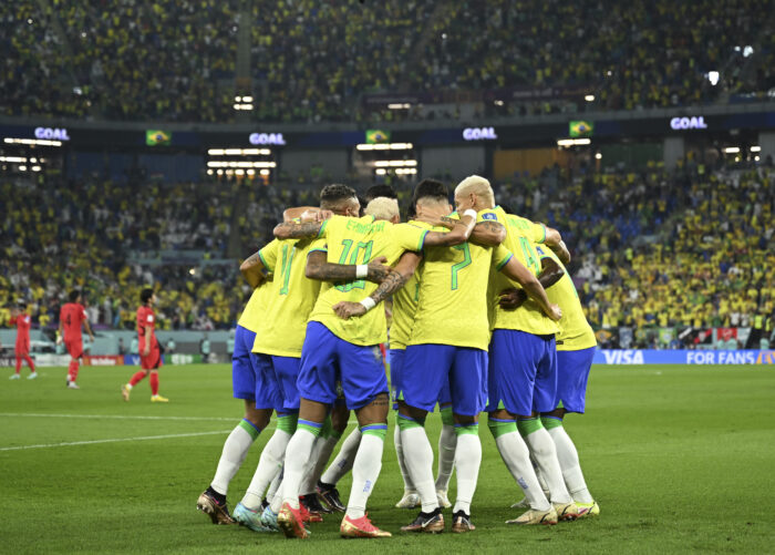 Brasil fue la primera selección en usar 26 futbolistas en una Copa del Mundo y enfrenará a Croacia. Foto: Xinhua.