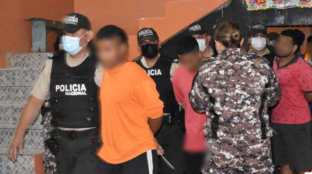 204 privados de libertad fueron trasladados de la cárcel de Los Ríos a otros centros penitenciarios de Ecuador. Foto: Snai