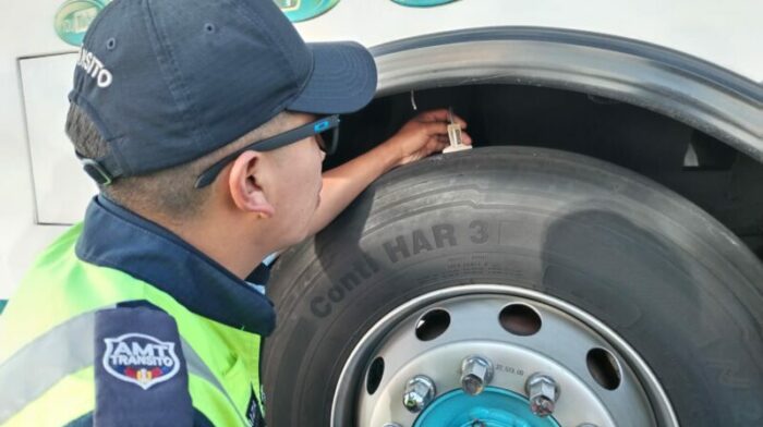 La revisión al vehículo y al conductor será parte de los controles en buses de Quito. Foto: Diego Pallero / EL COMERCIO.