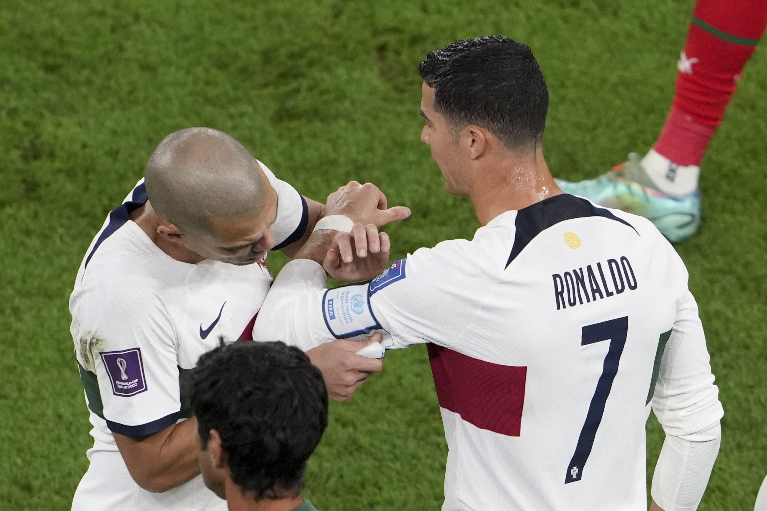 Pepe y Cristiano Ronaldo fueron los capitanes de Portugal en el Mundial Qatar 2022. Foto: Xinhua.