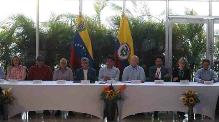 El Gobierno de Colombia y la guerrilla del Ejército de Liberación Nacional (ELN) terminaron este lunes en Caracas un primer ciclo de 21 días de negociaciones. Foto: EFE